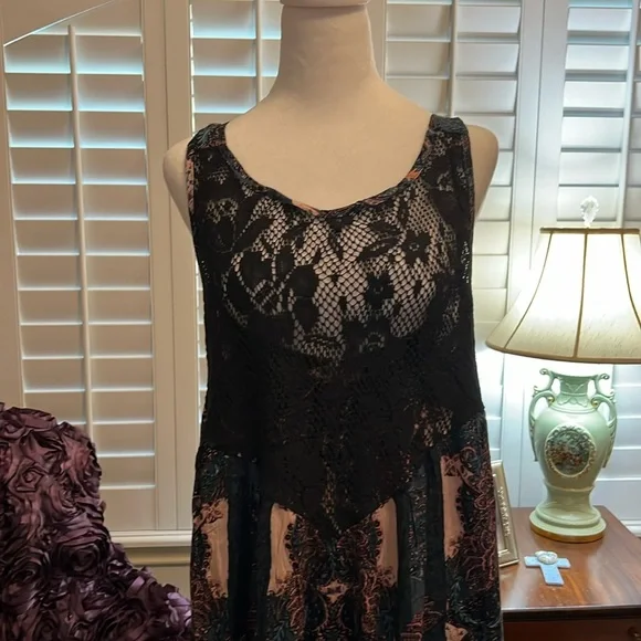 People Count Me in Trapeze Tank Tunic Top M Lace Yoke Floral Black - Picture 1 of 6